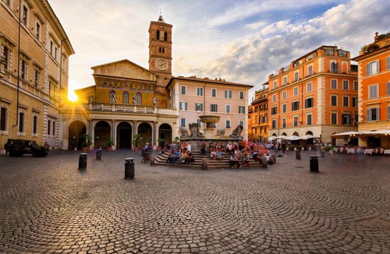 Luxury Art Apartment In Trastevere With Terrace Rome Exterior photo