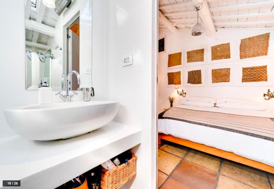 Luxury Art Apartment In Trastevere With Terrace Rome Exterior photo