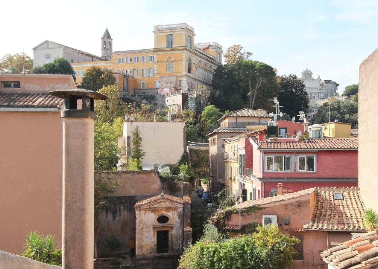 Luxury Art Apartment In Trastevere With Terrace Rome Exterior photo